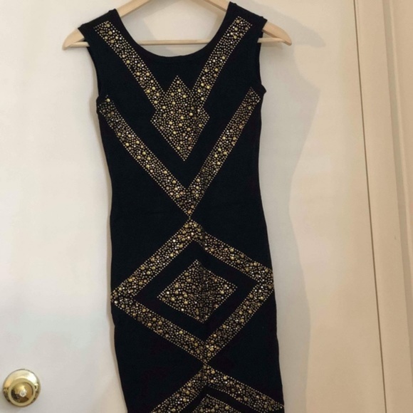 Dresses & Skirts - Short black/gold dress